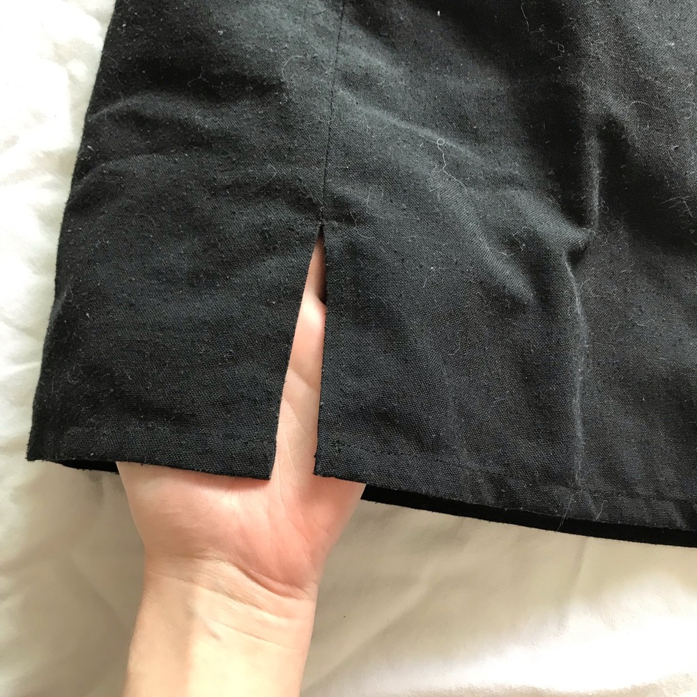 Plain black mini skirt with slit from forever 21